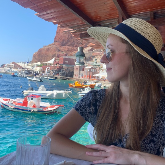 Meet your Posher, Amanda - Picture 1 of 1